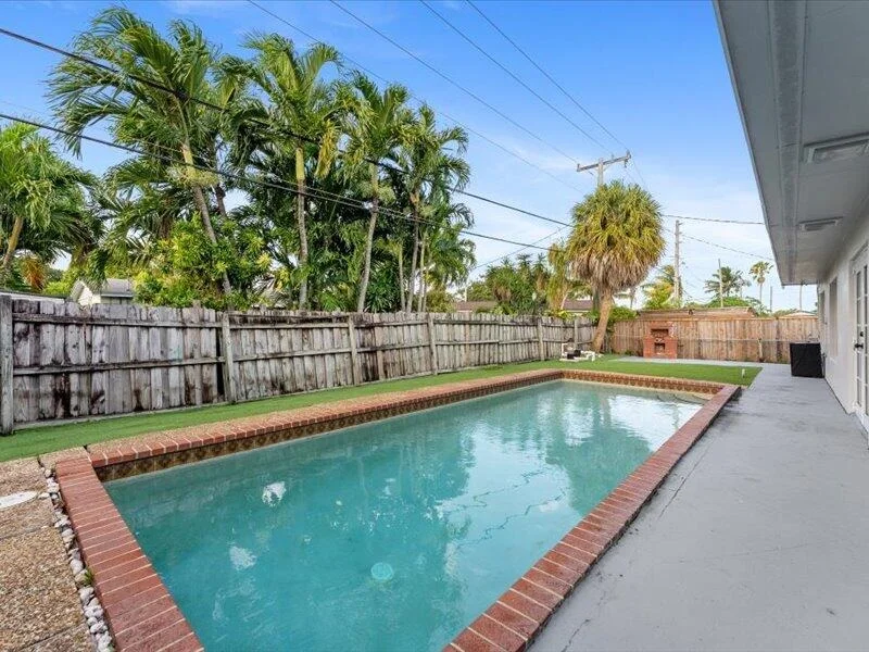 Photo of 311 W Sample Road