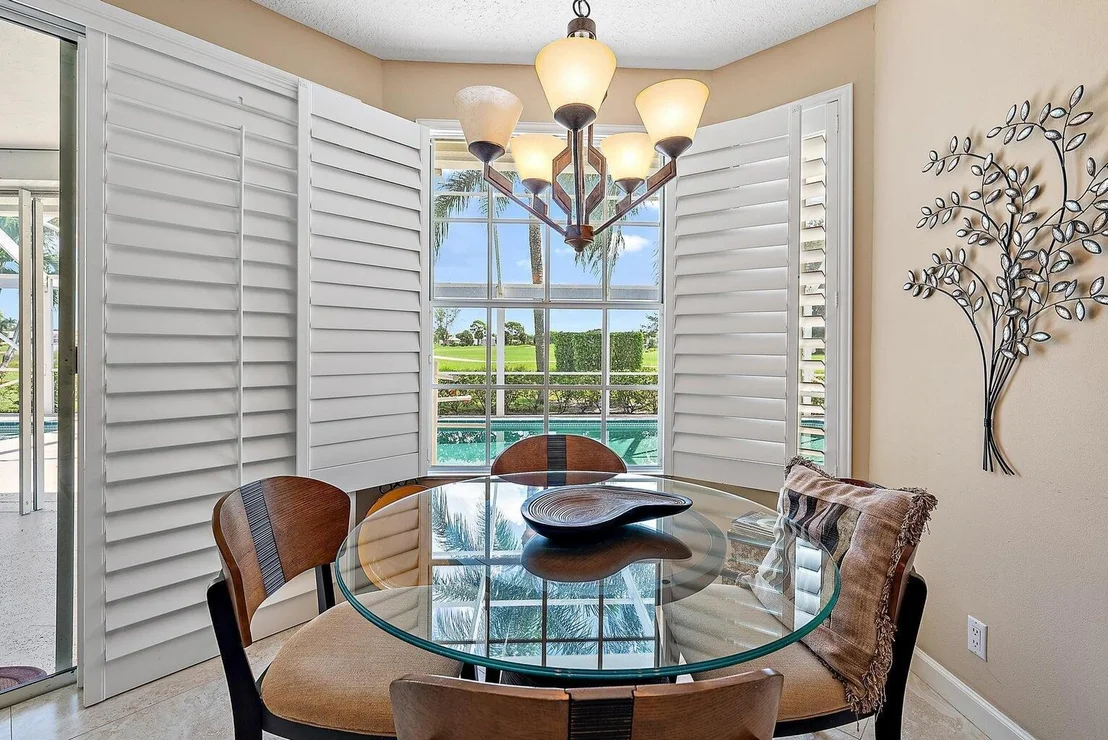 Photo of 240 Eagleton Estate Boulevard