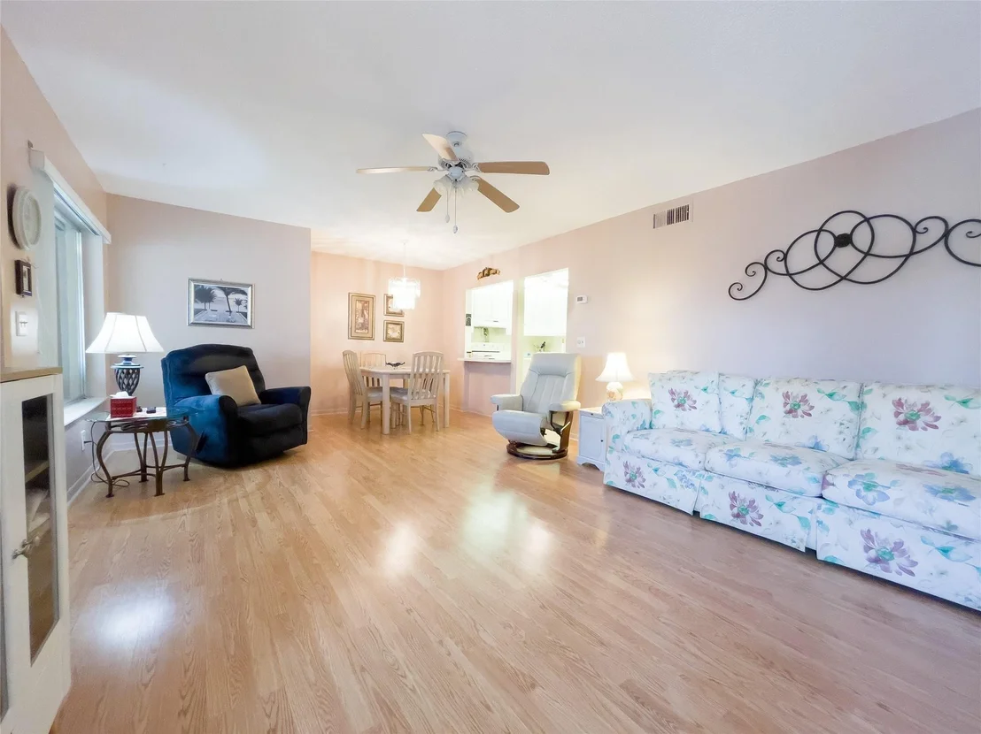 Photo of Unit D2 at 311 Knotty Pine Circle