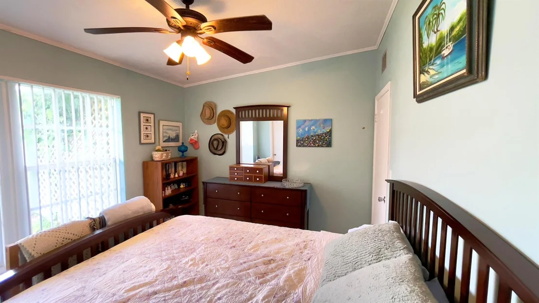Photo of 886 Schumann Drive