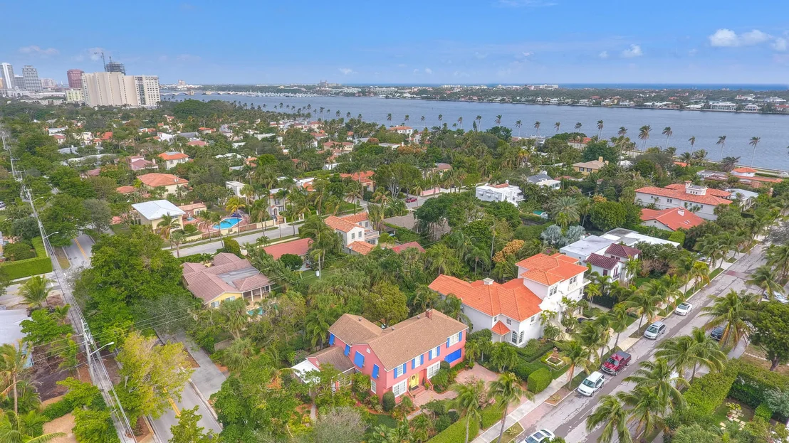 Photo of 243 Pershing Way