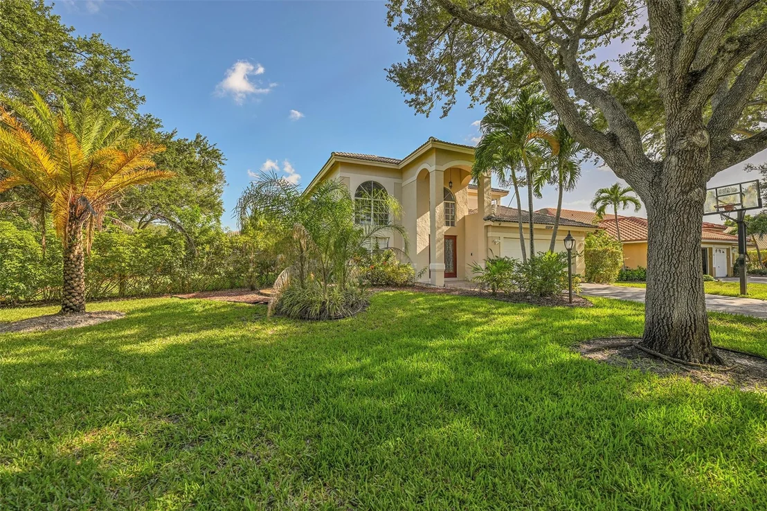 Photo of 10004 NW 57th Place