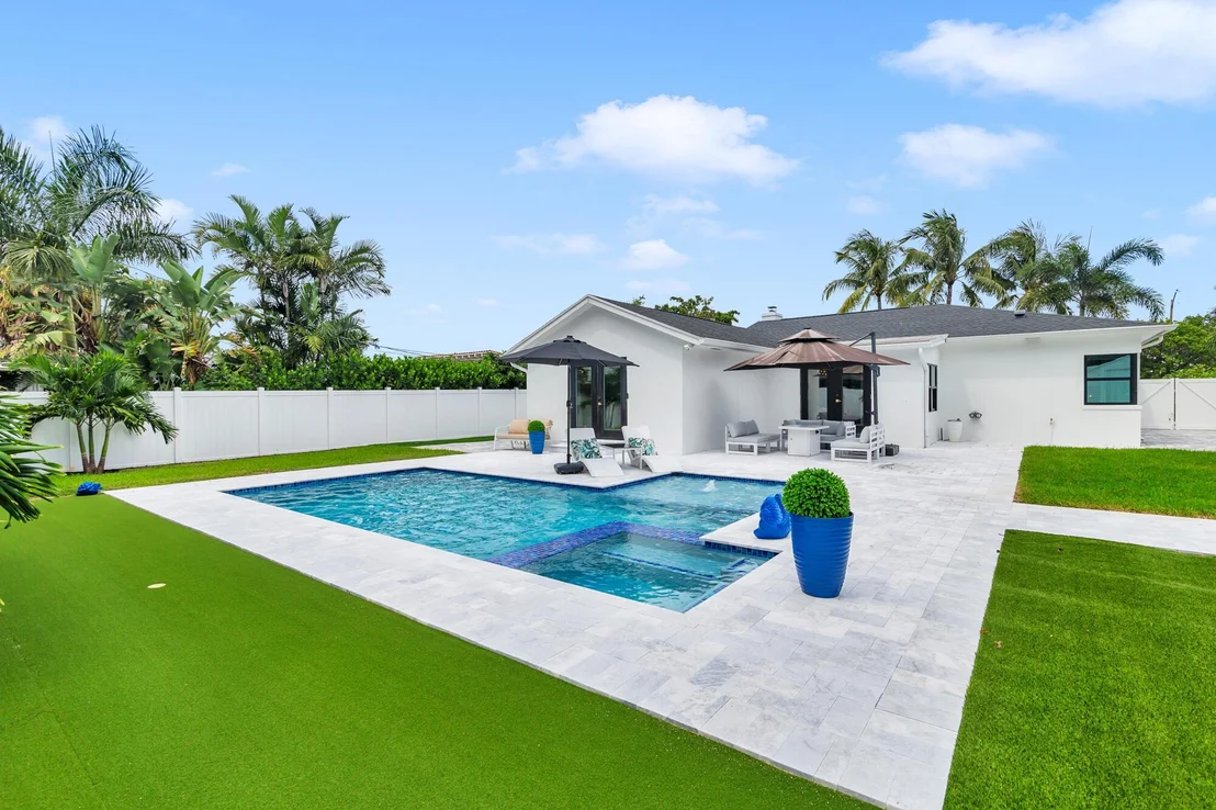 Photo of 340 Ellamar Road