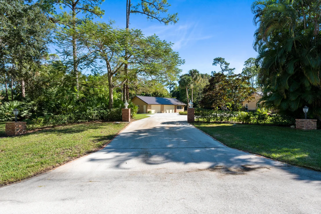 Photo of 12688 Pineacre Lane