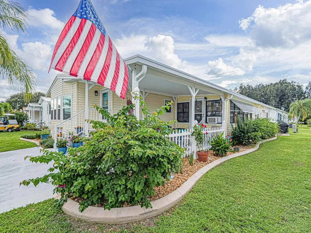 Photo of 409 Avocado Drive
