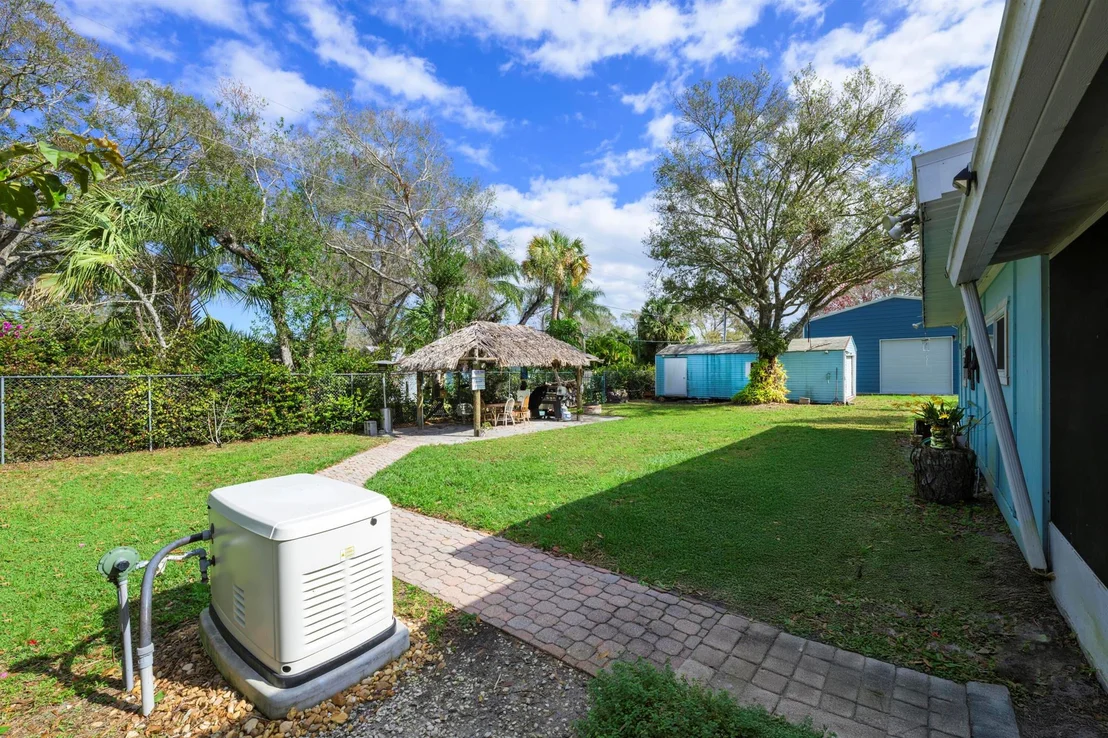 Photo of 7910 James Road