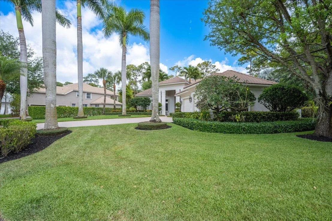 Photo of 17218 Gulf Pine Circle