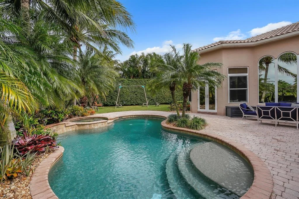 Photo of 305 Trieste Drive