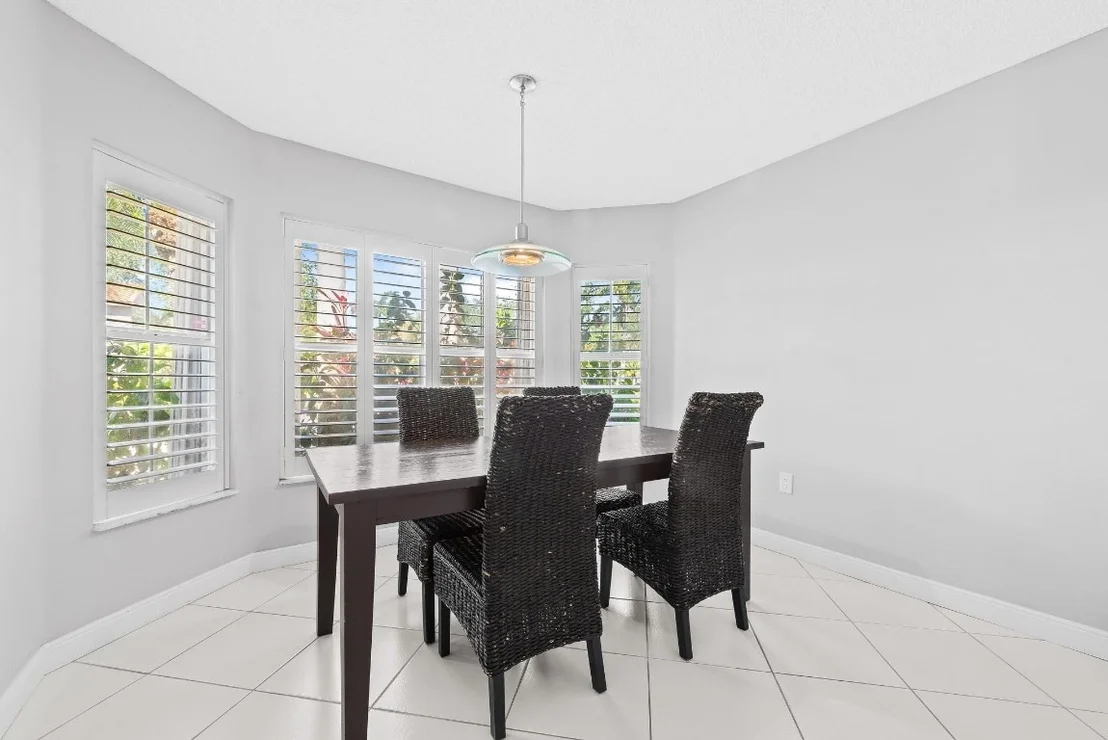 Photo of 975 Weeping Willow Way