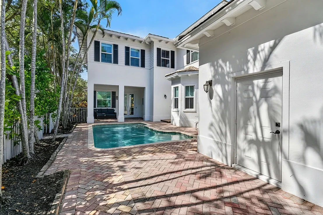 Photo of 137 INKBERRY Drive