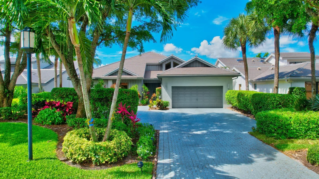 Photo of 7544 Rexford Road
