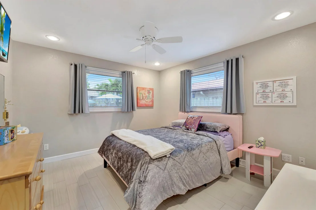 Photo of 7130 Thompson Road