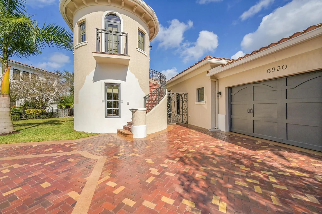 Photo of 6930 Long Leaf Drive