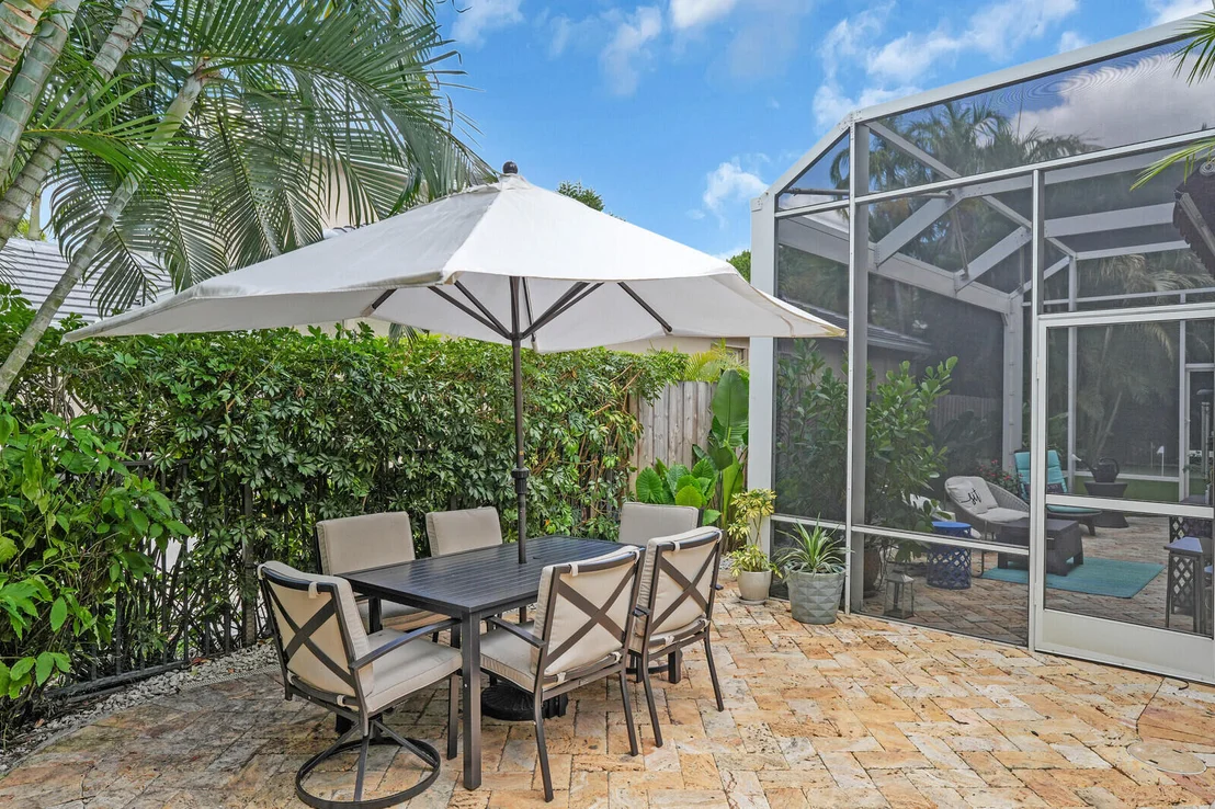 Photo of 471 Oriole Point