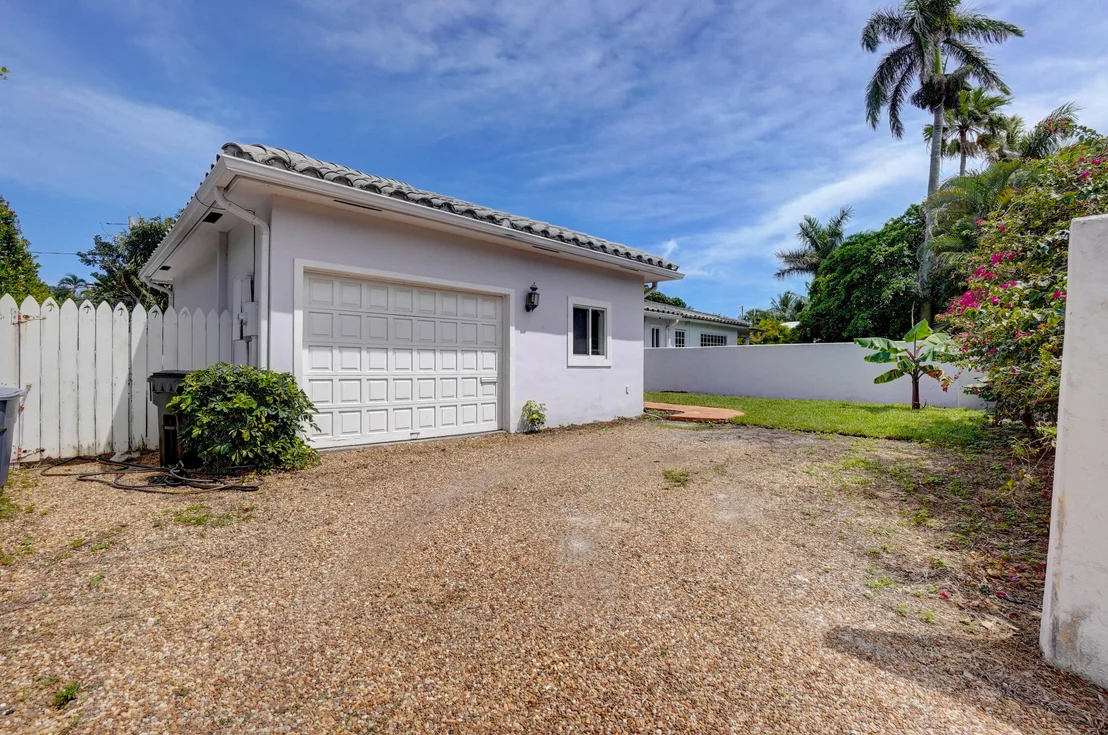 Photo of 229 Venetian Drive