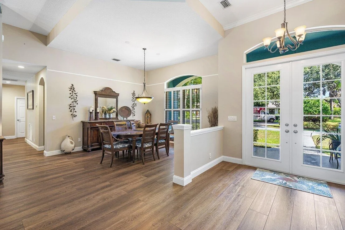 Photo of 18730 SE Lakeside Way