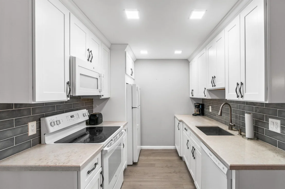 Photo of 2054 Cornwall C