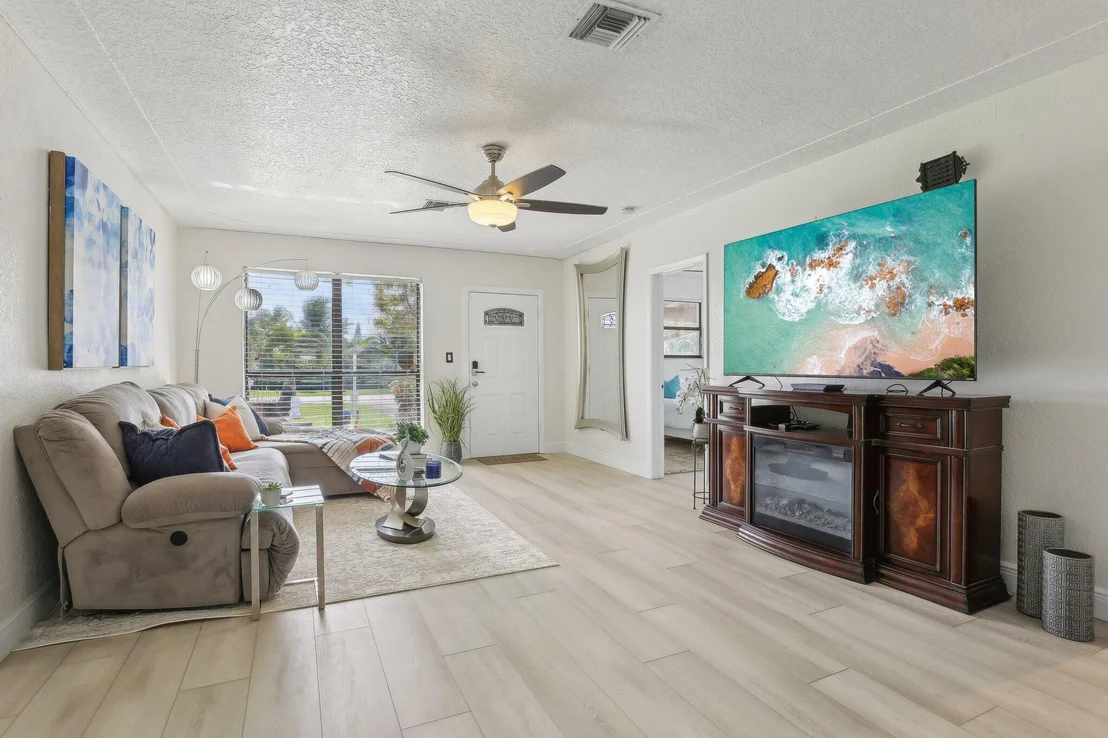 Photo of 220 Greenbrier Drive