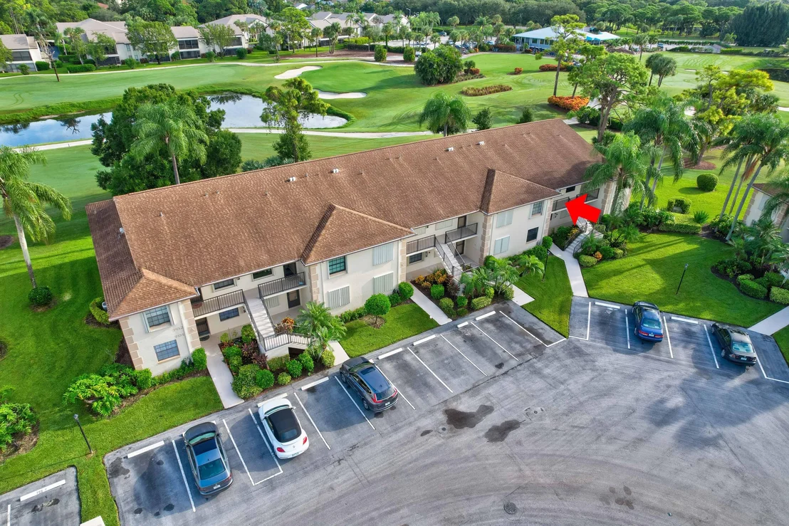 Photo of Unit E at 702 Pinecrest Circle