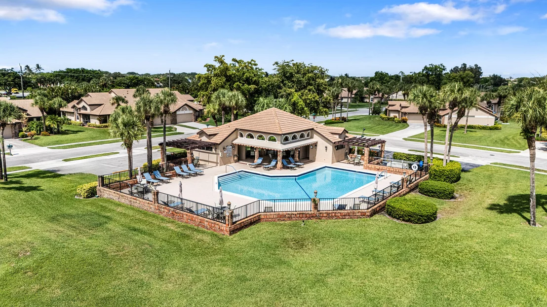 Photo of 7219 Le Chalet Boulevard