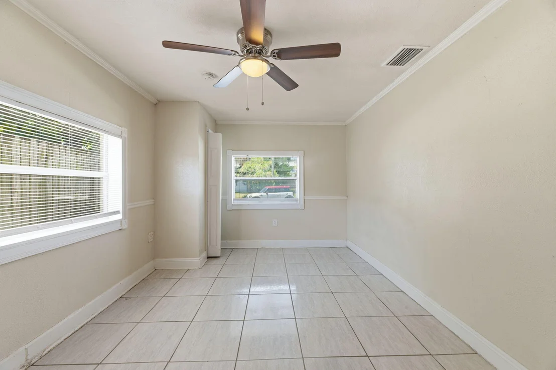 Photo of 4888 Prince Drive