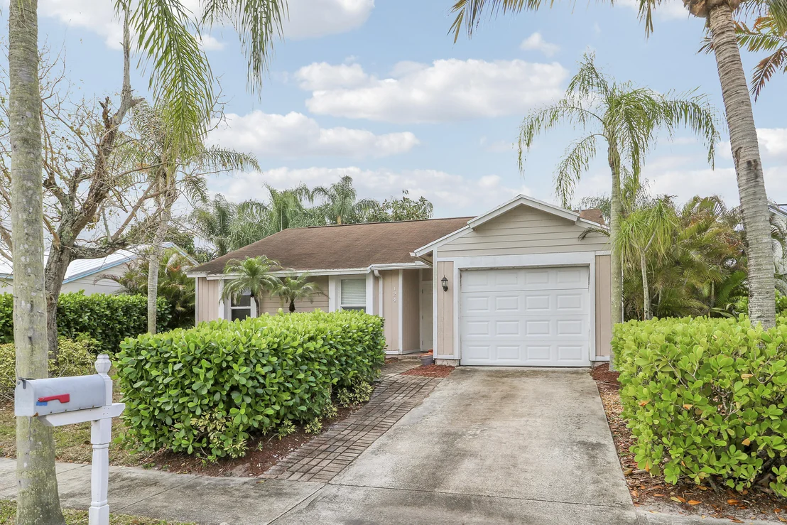 Photo of 124 Rosewood Circle