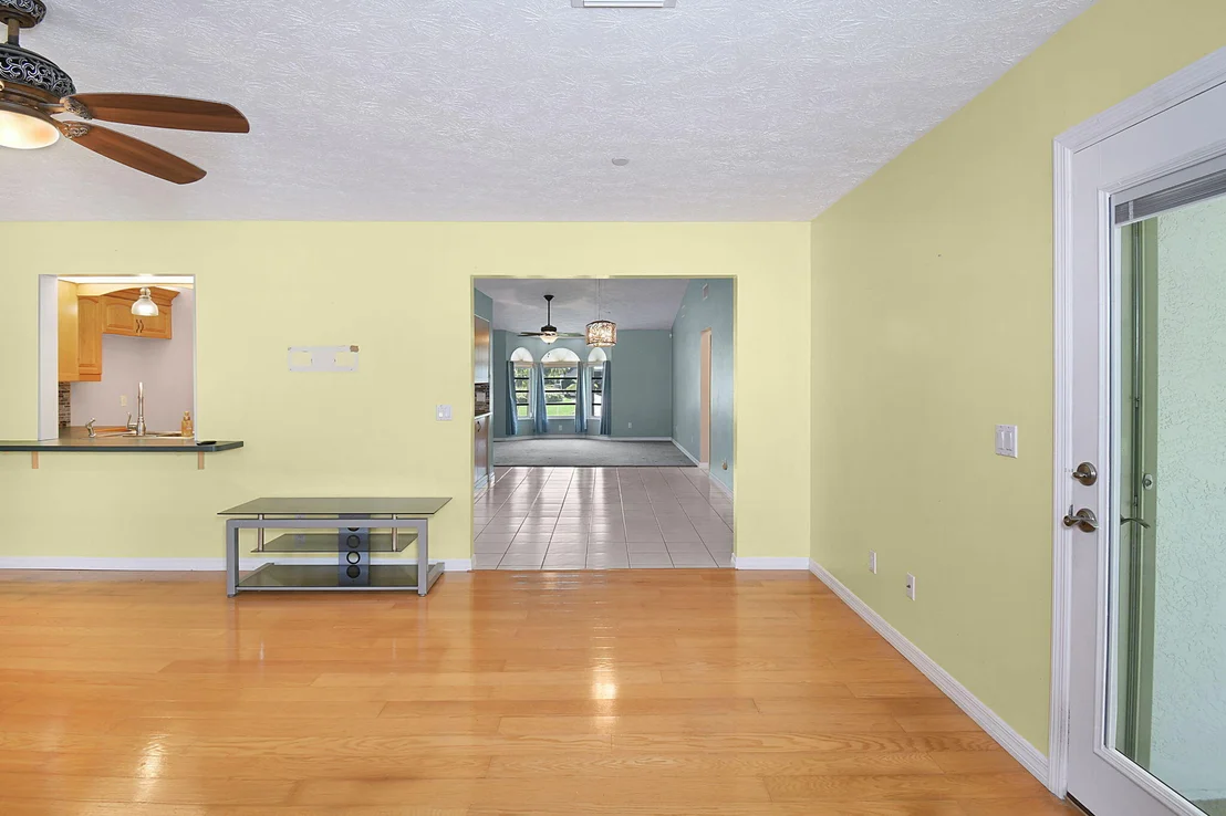 Photo of 895 SE Waterside Way