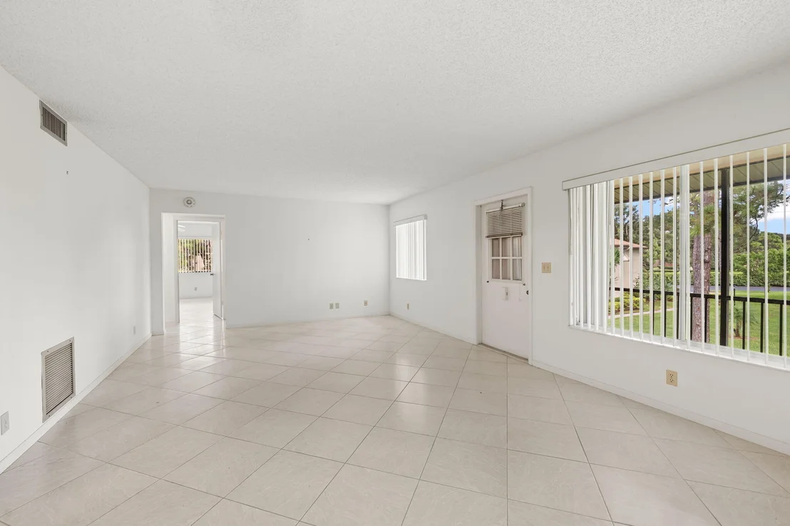 Photo of Unit B2 at 324 KNOTTY PINE Circle