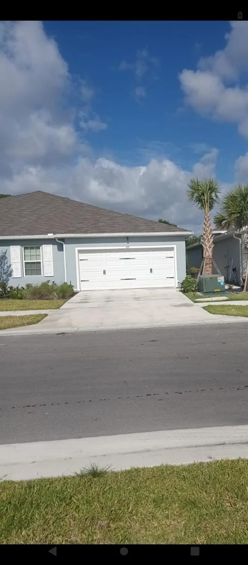 Photo of 327 Raspberry Road