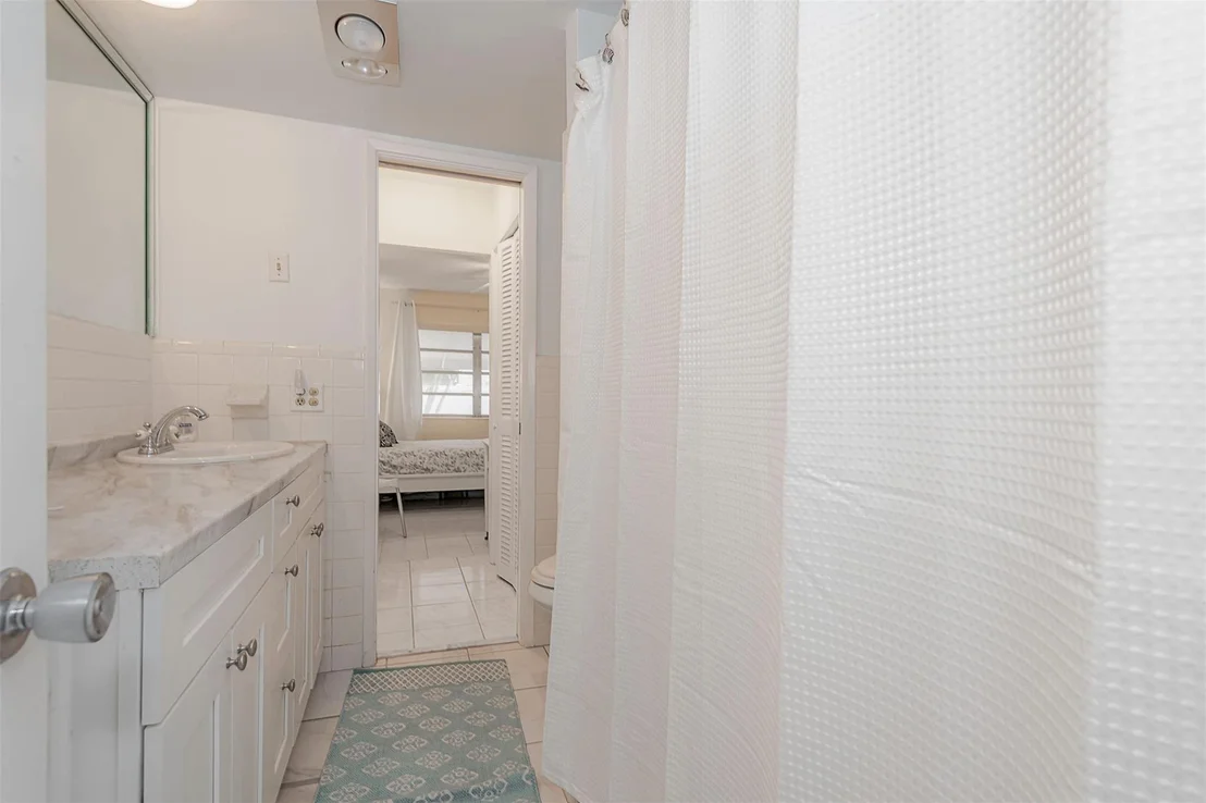 Photo of Unit 1 at 801 Pine