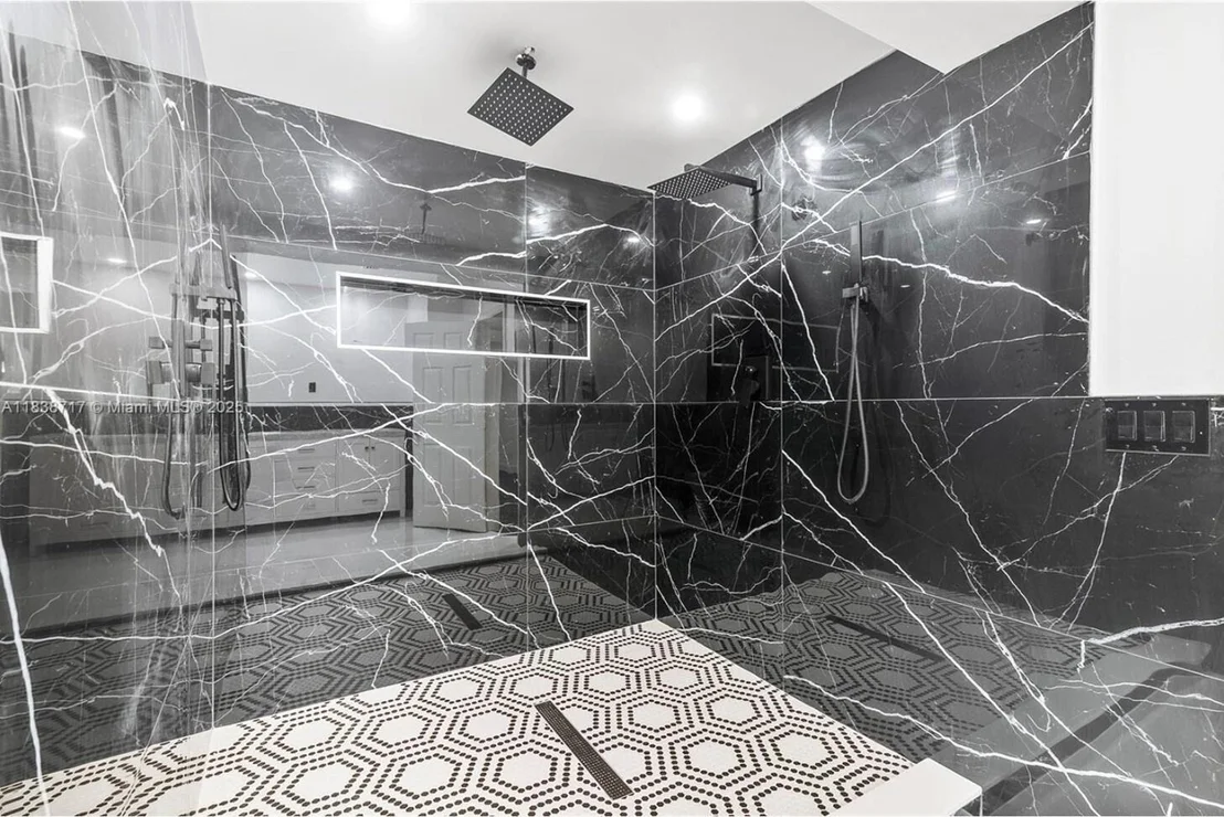 Photo of 1124 Yale Drive