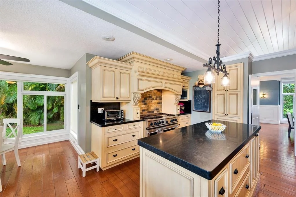 Photo of 21145 Ormond Court