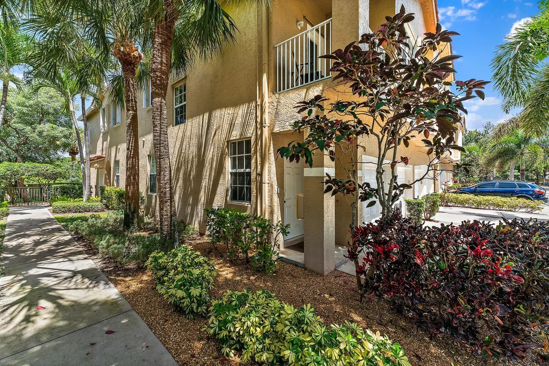 Photo of Unit C at 117 Lighthouse Circle