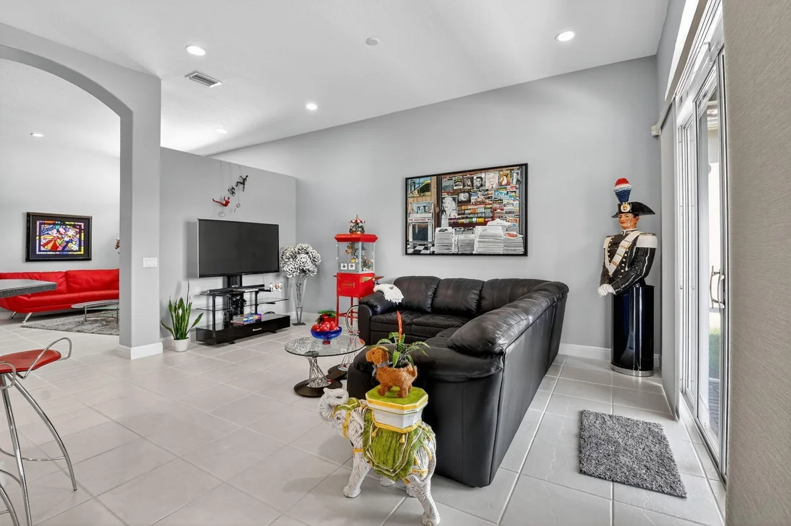 Photo of 7123 Demedici Circle