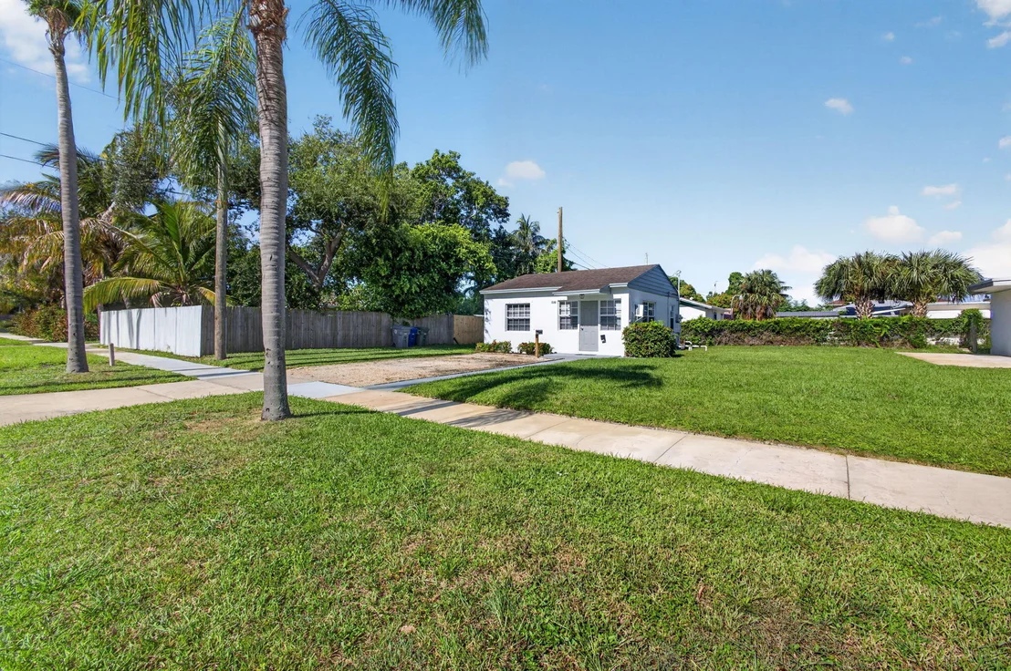 Photo of 304 Cypress Drive