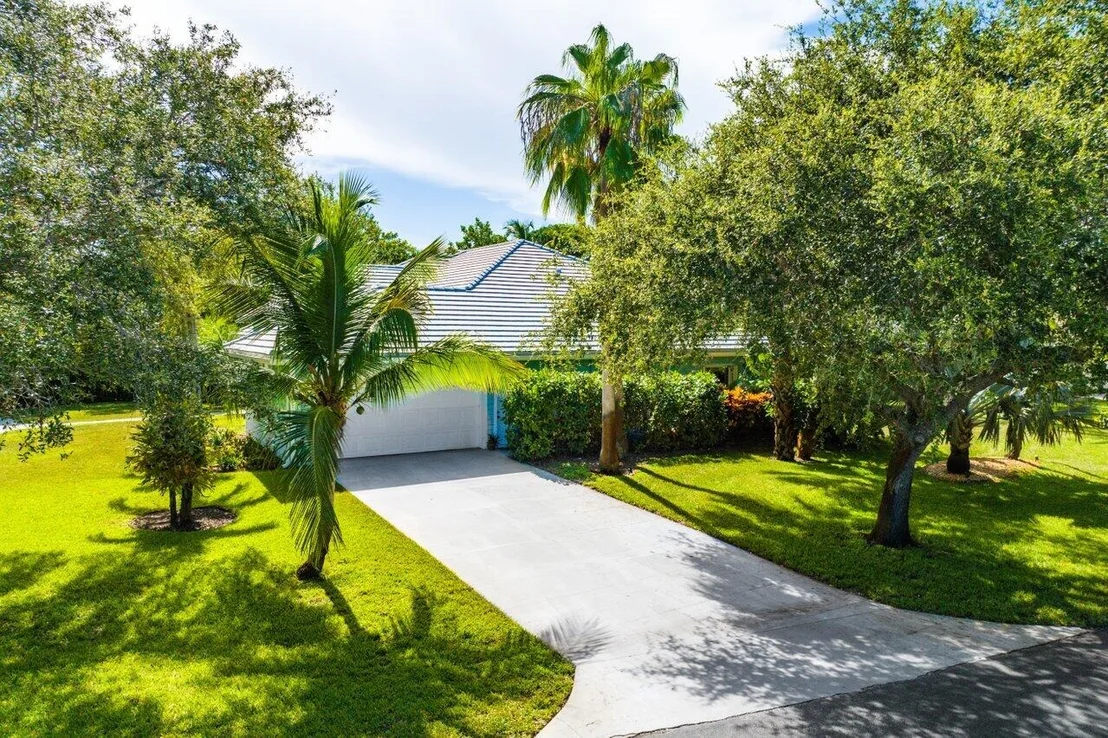 Photo of 18730 SE Lakeside Way