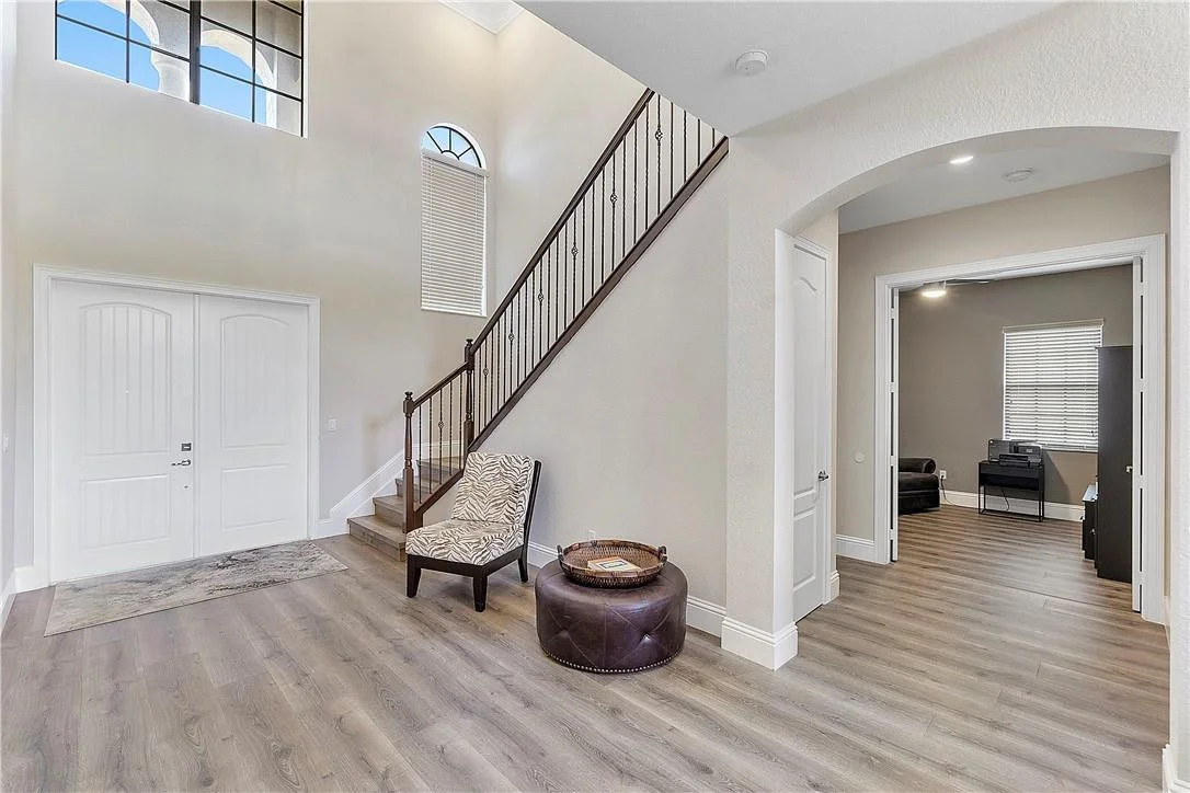 Photo of 8971 Lakeview Place