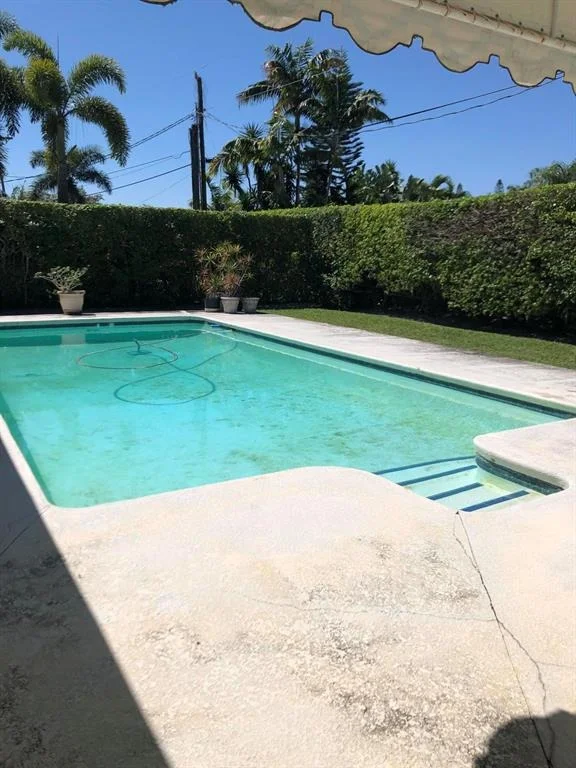 Photo of 861 Lakeside Drive