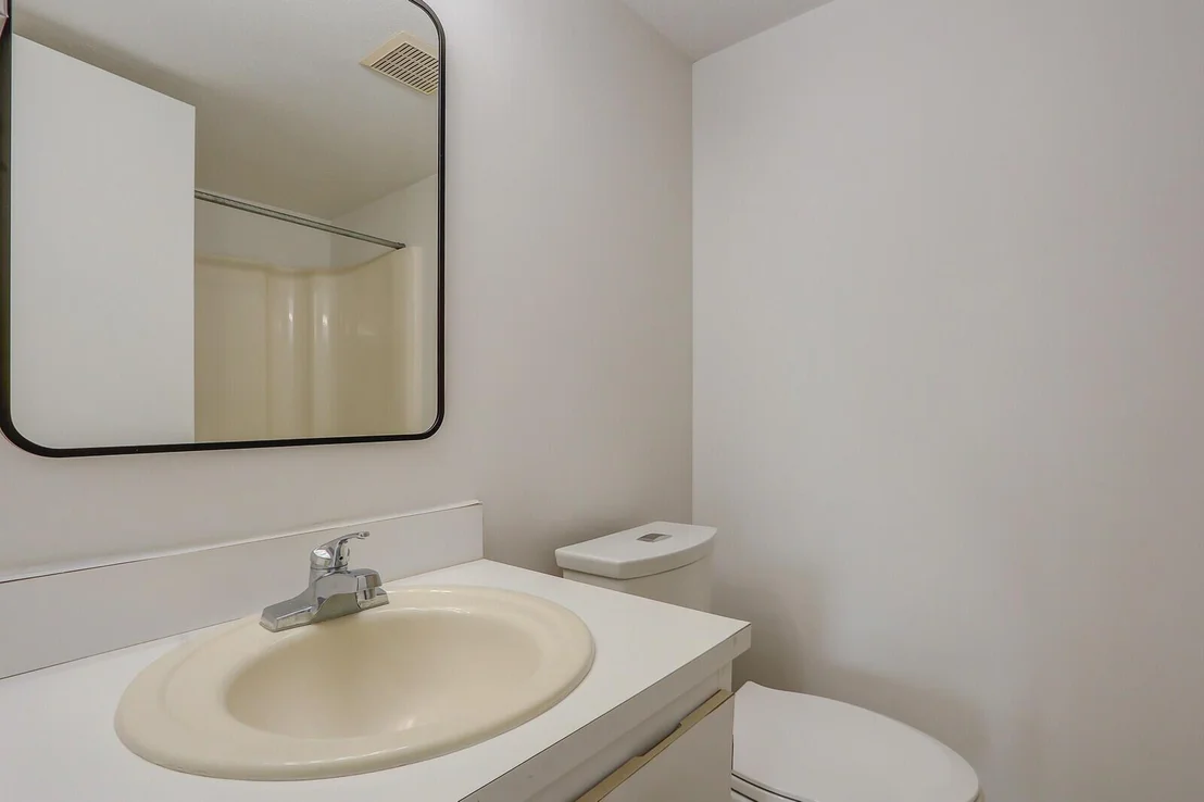Photo of Unit F at 501 Pinecrest Circle