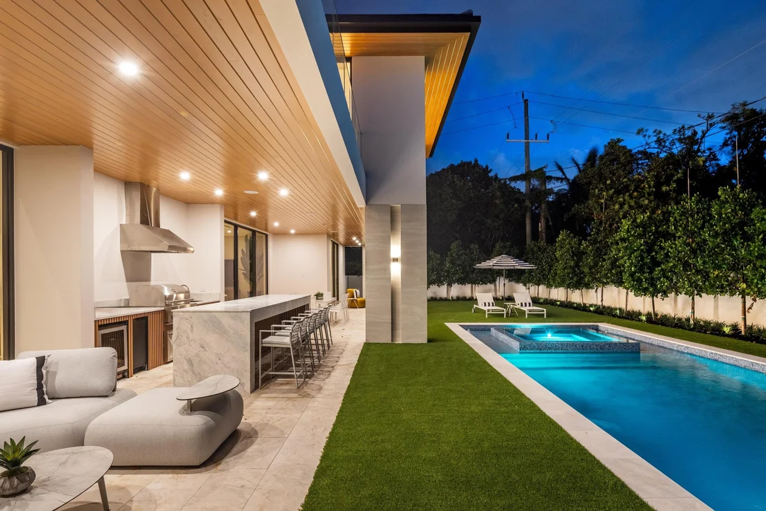 Photo of 1351 Cocoanut Road