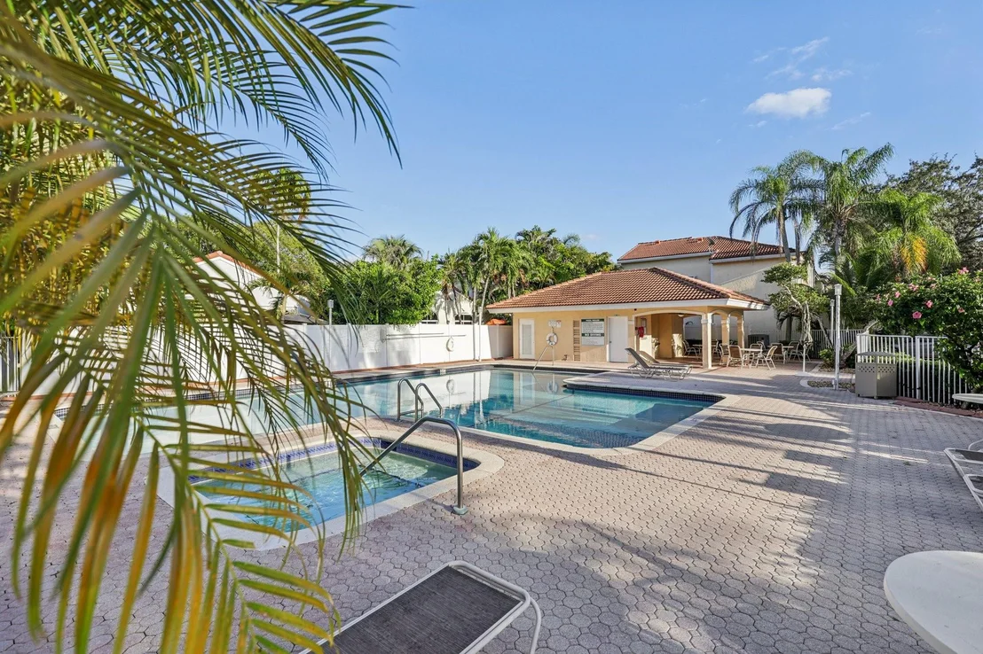 Photo of 972 Azure Lane