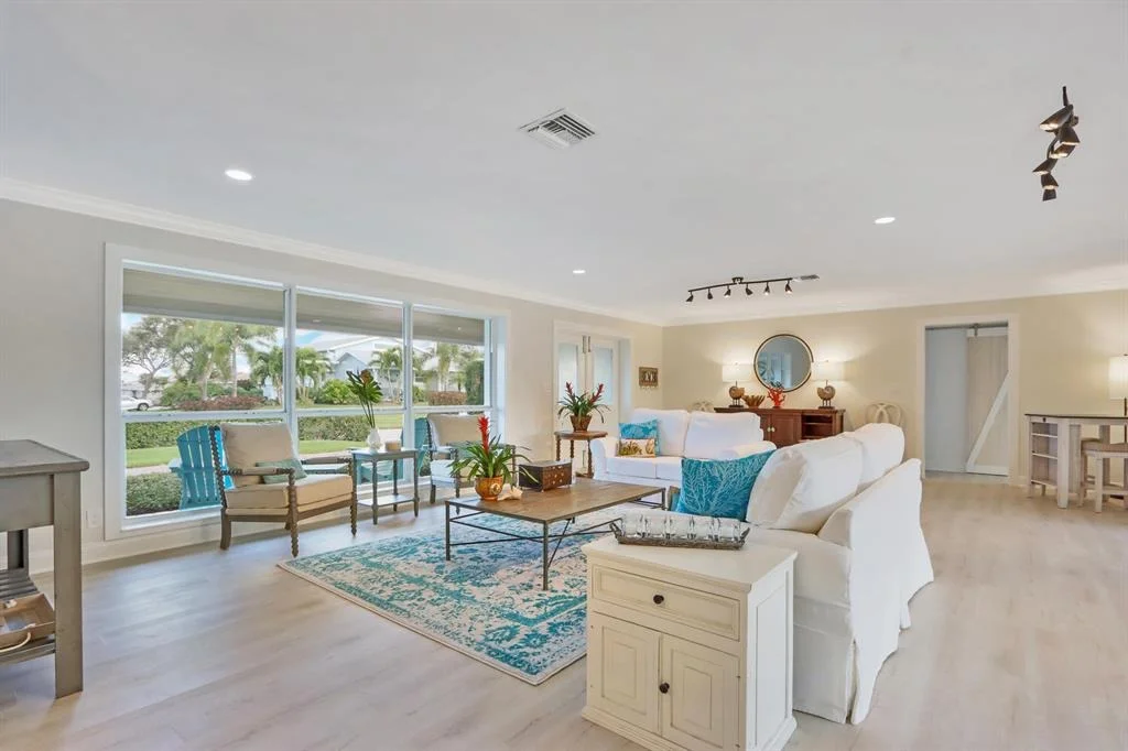Photo of 521 Sunset Way