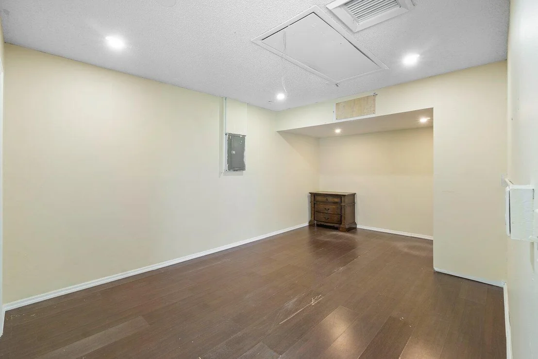 Photo of 6090 Lambeth Circle