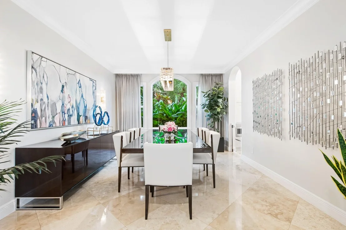 Photo of 3378 Bradenham Lane