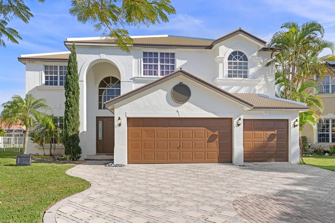 Photo of 22141 Braddock Place