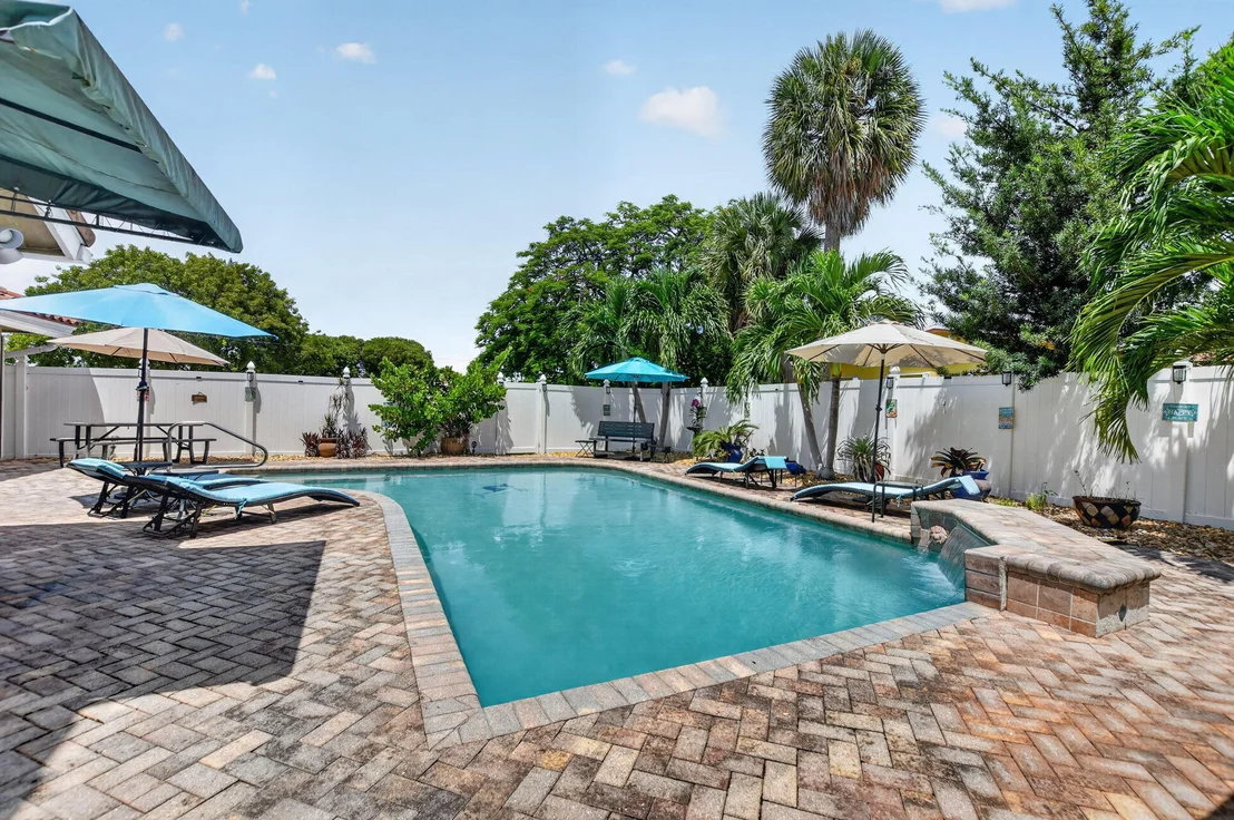 Photo of 703 AVOCET Road