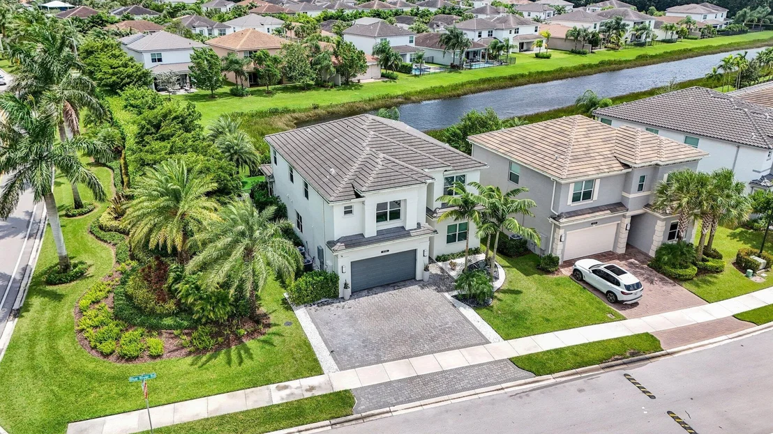 Photo of 15356 Blue River Road
