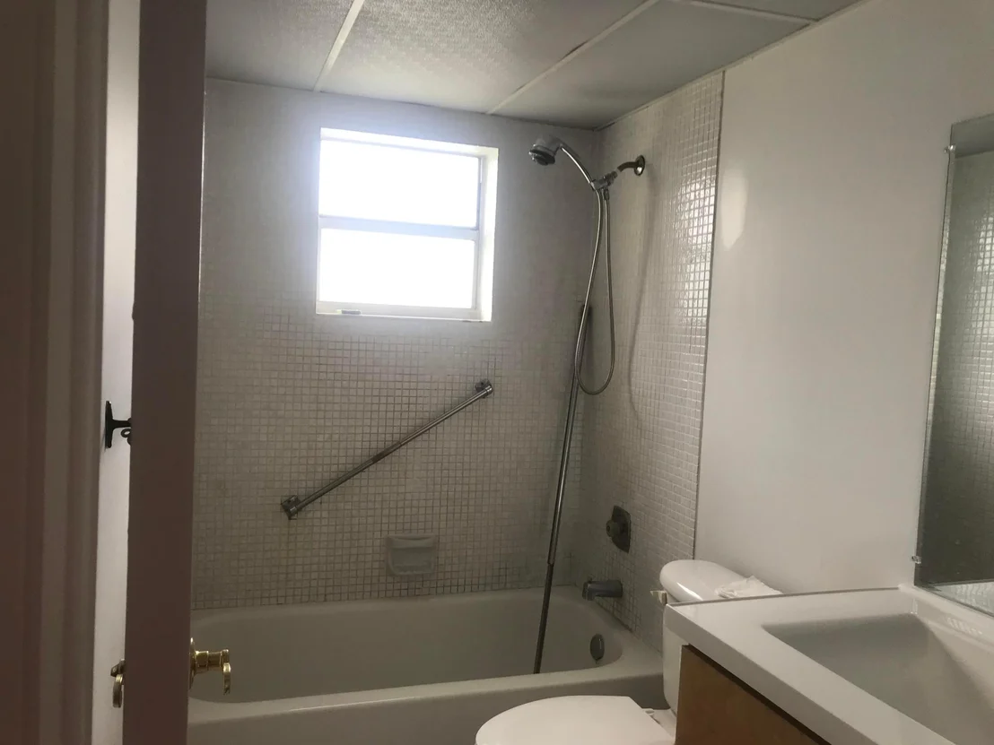 Photo of 1002 Normandy U