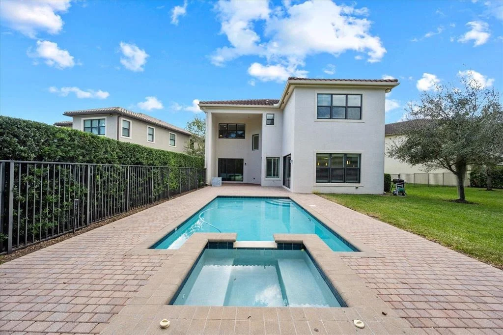 Photo of 16586 Gateway Bridge Drive