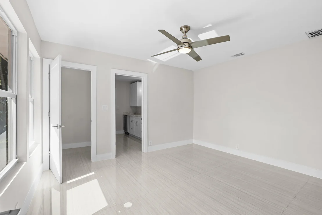 Photo of 4240 NE 22nd Terrace
